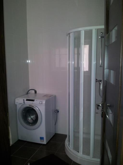 Sunny 2 Bedroom, 2 Bathrooms, Seaside Apt. スリーマ エクステリア 写真